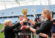 Глеб Никитин и Ольга Голодец наградили волейболисток нижегородской «Спарты»
