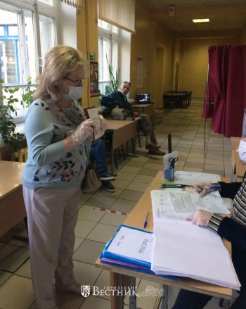 Елена Ленина: «Я лично убедилась, что голосование на избирательном участке абсолютно безопасно»