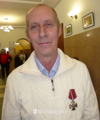 А.П. Пономарёв, награждённый орденом Мужества