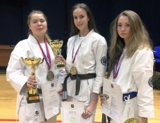 Победительницы: Анастасия Кострова, Екатерина  Боброва, Екатерина Люлюкина (слева направо)