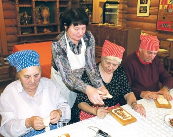 Венгерские пенсионеры посетили Городец