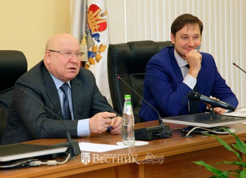 Губернатор В.П. Шанцев и руководитель пресс-службы Р.В. Скудняков